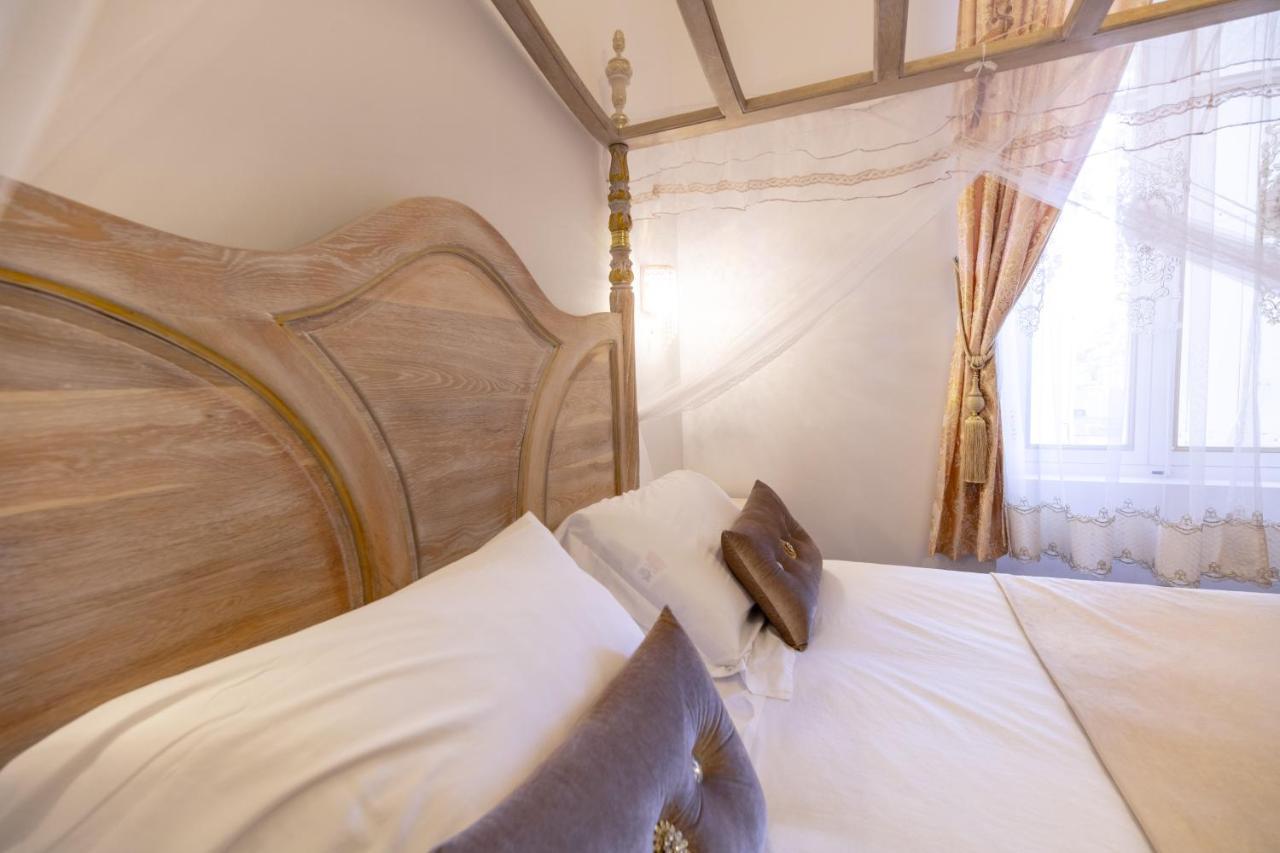 Chambre A Baldaquin Maison De L'Eglise Du Couvent 나르본 외부 사진